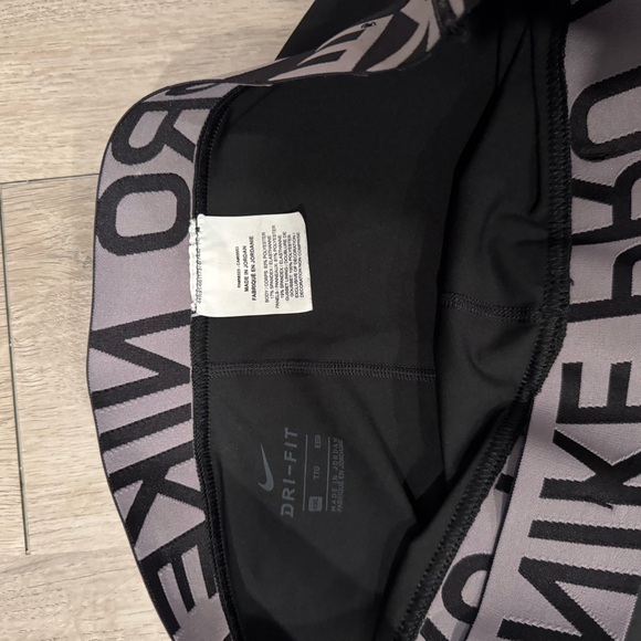 Nike Pro Pants Womens 2XL Black Intertwist Tight 7/8 Leggings Dri-Fit Stretch - Picture 3 of 5